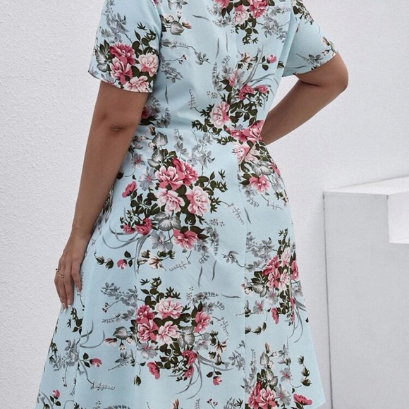 Floral wrap dress - Picture 2 of 3